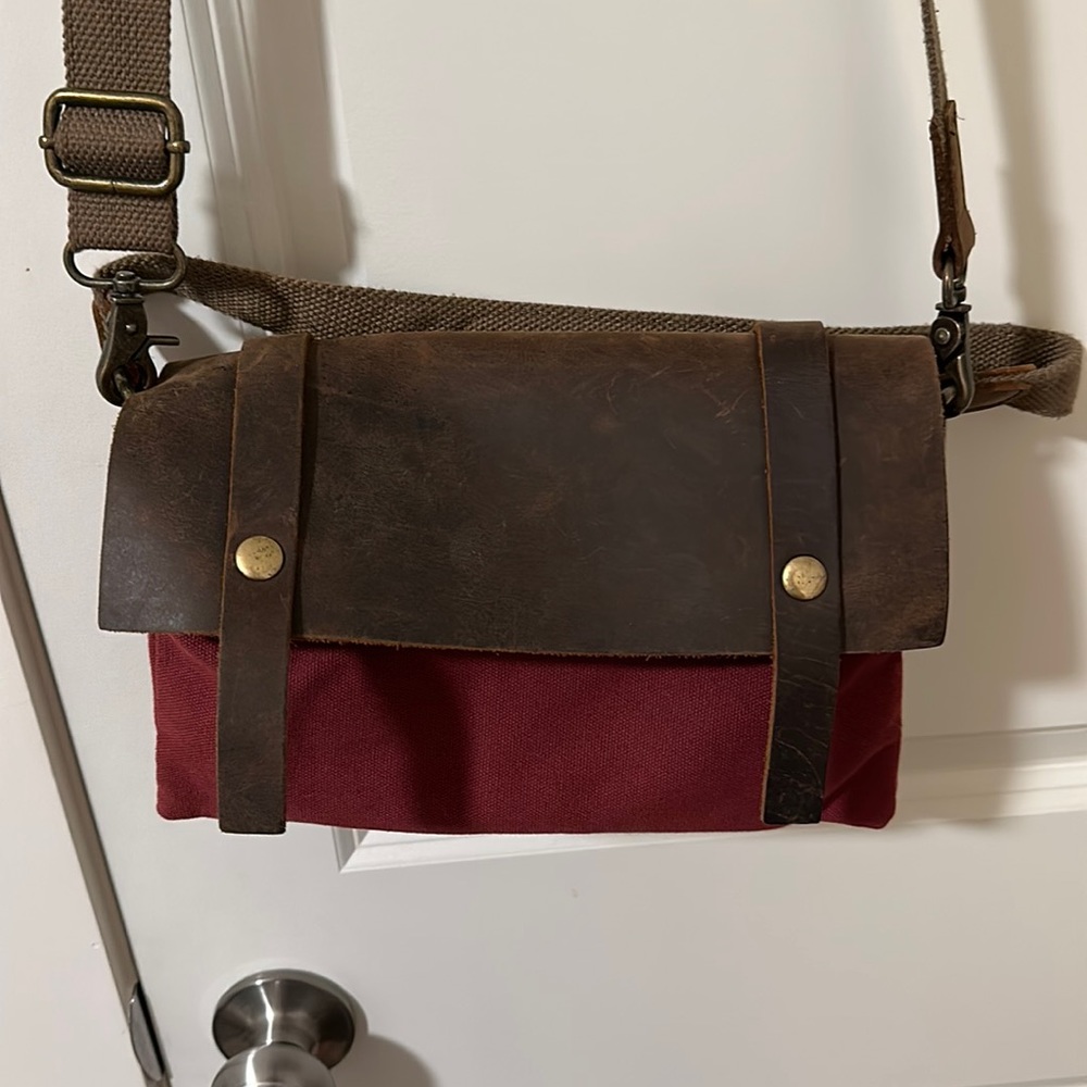 Cross body bag, leather and canvas